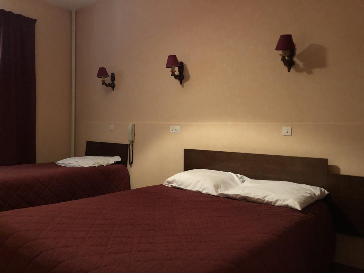 Hotel Le Commerce Bellegarde-du-Loiret Екстер'єр фото